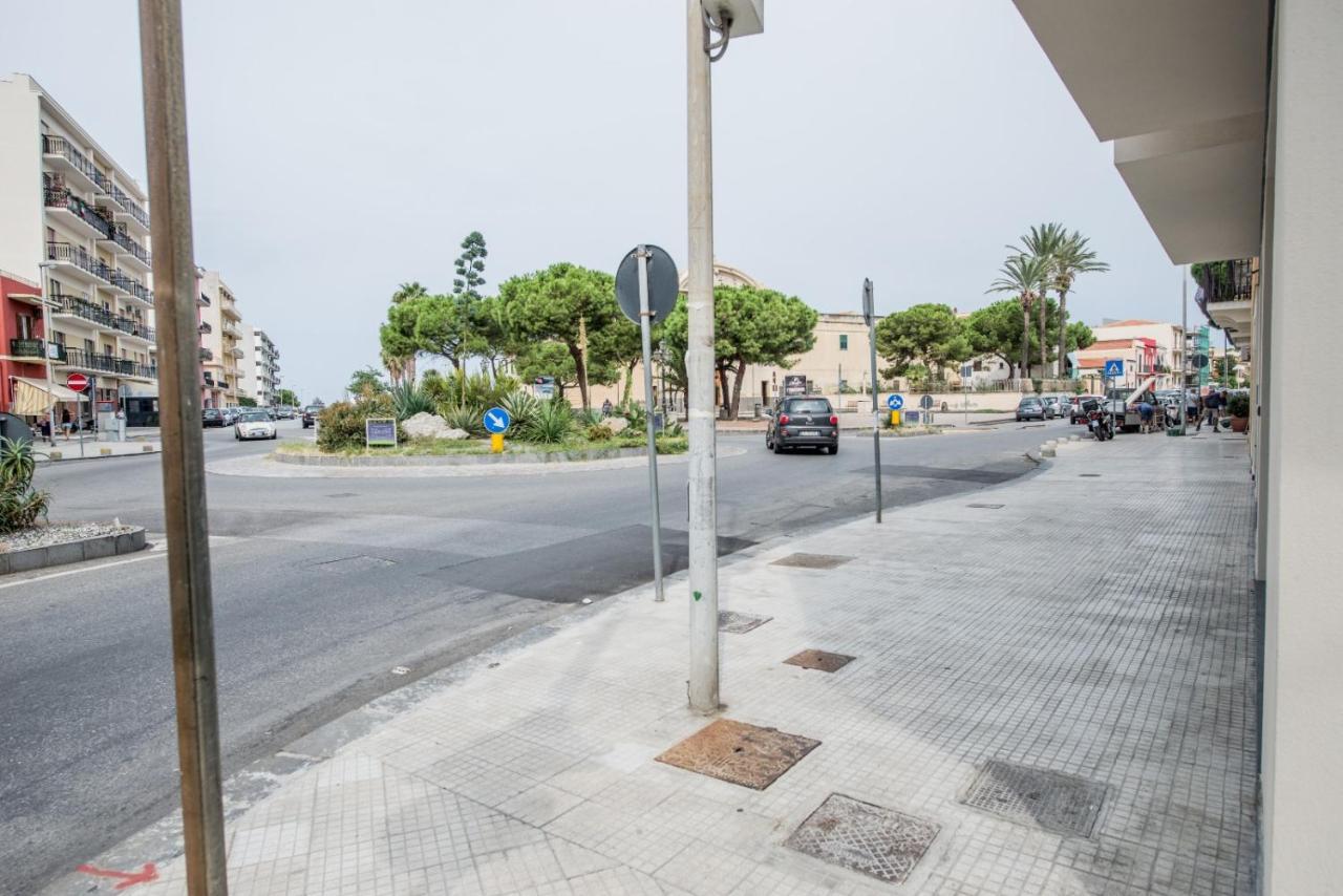 Home Square Milazzo Luaran gambar